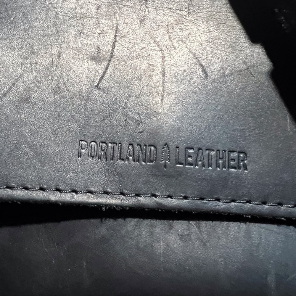 Portland Leather Goods, Metro Mini Crossbody, Magnetic Closure, w/Strap, Black - Picture 2 of 5